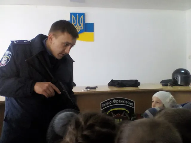 У Франківську діти побачили як працює поліція — фото 8