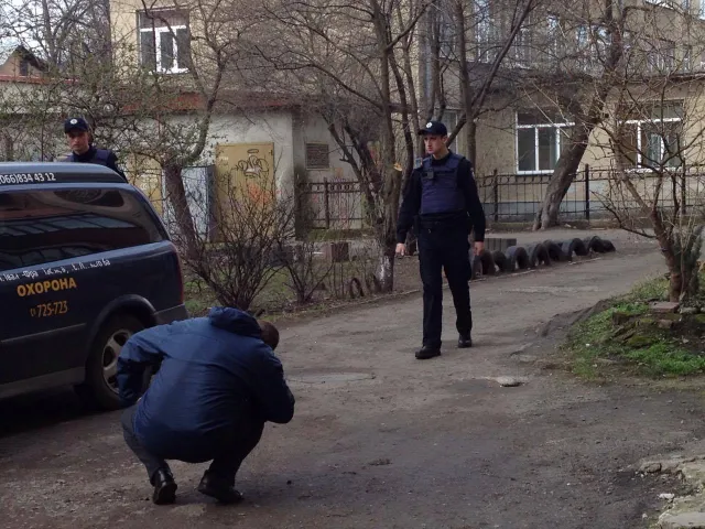 В центре Франковска нашли гранату под своей служебной машиной — фото 2