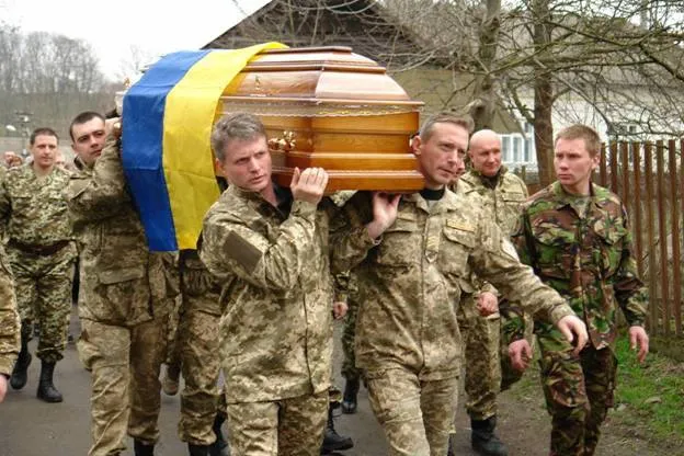 В зоне АТО погиб 50-летний прикарпатец. Тело бойца привезут завтра в его родной Бовшев — фото 3