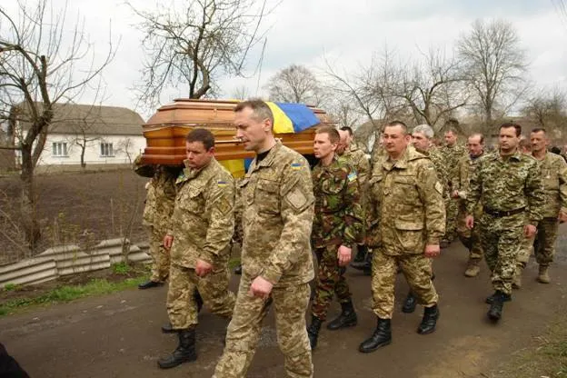 В зоне АТО погиб 50-летний прикарпатец. Тело бойца привезут завтра в его родной Бовшев — фото 5