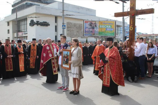 У неділю тисячі франківчан вийшли на загальноміську Хресну Дорогу — фото 18