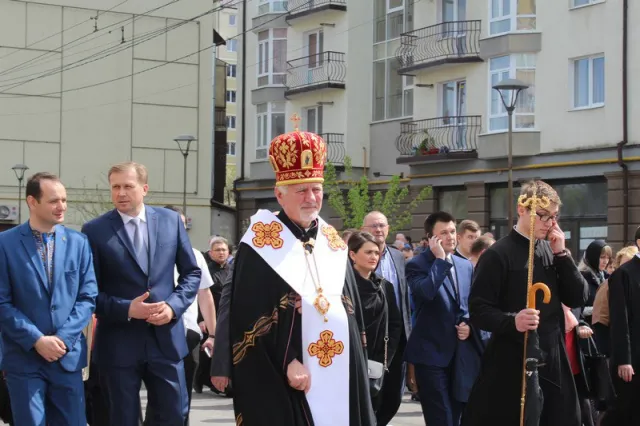 У неділю тисячі франківчан вийшли на загальноміську Хресну Дорогу — фото 5