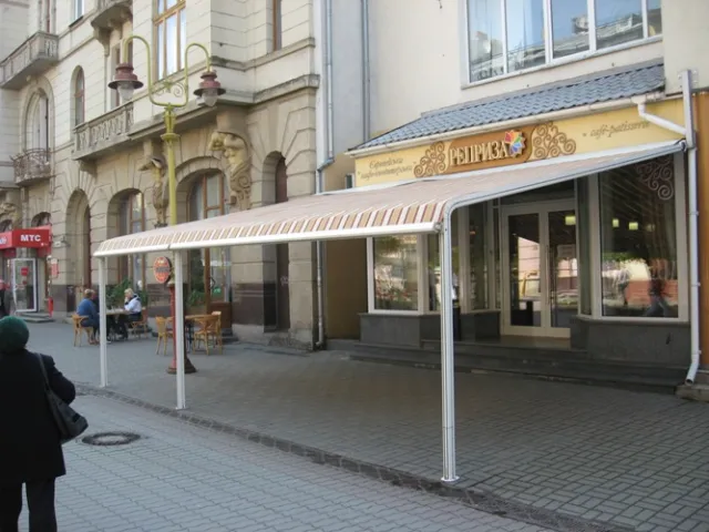 В Івано-Франківську масово почали встановлювати літні майданчики — фото 5
