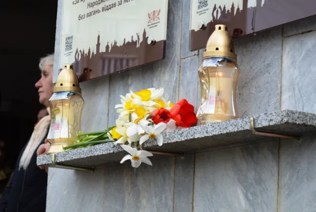 В пам'ять про героїв: у франківській школі відкрили пам'ятні дошки Андрію Прошаку та Сергію Харенку — фото 5