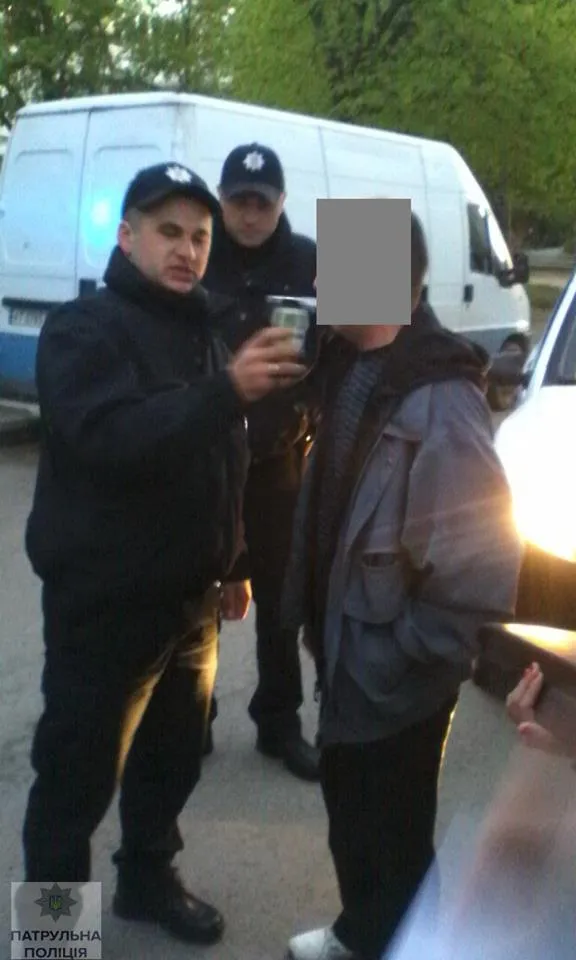 В Франковске задержали пьяного водителя, который без одной шины пытался скрыться от полиции — фото 4