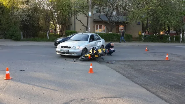 В Франковске в ДТП попал иностранец и франковец, первого госпитализировали в больницу — фото 4