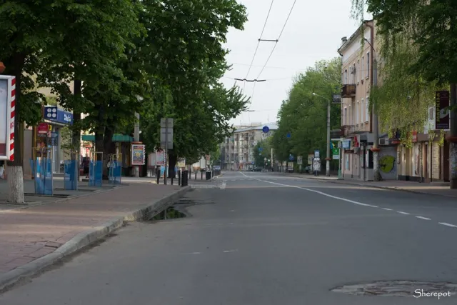 «Таким Франківськом хочеться гуляти», - фотографи показали безлюдні вулиці міста — фото 25