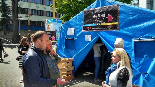 На Вічевому майдані відкрилася виставка зброї з зони АТО — фото 14