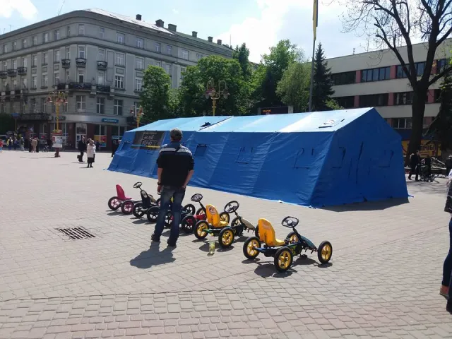 На Вічевому майдані відкрилася виставка зброї з зони АТО — фото 10
