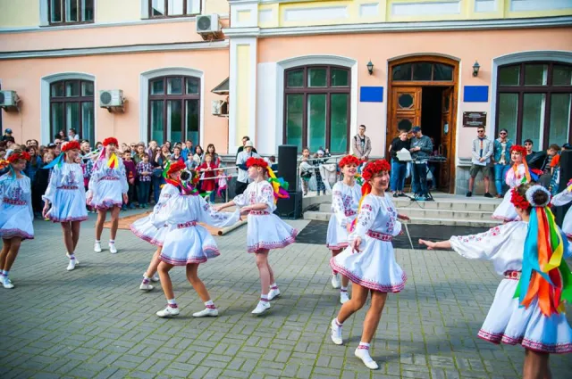 Як в Івано-Франківську три сотні танцюристів провели флешмоб — фото 6