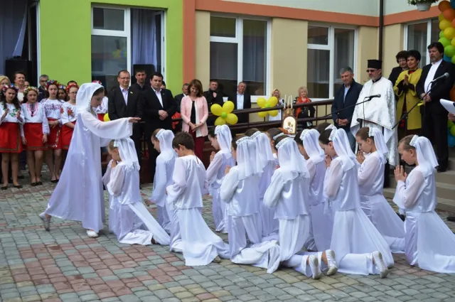 На Пасічній урочисто відкрили новий дитячий садок — фото 16