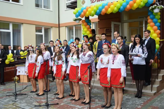 На Пасічній урочисто відкрили новий дитячий садок — фото 10