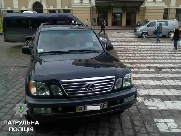 Патрульные дважды оштрафовали депутата областного совета. Нарушитель ПДД обещал за это "приказать" инспектора полиции — фото 2
