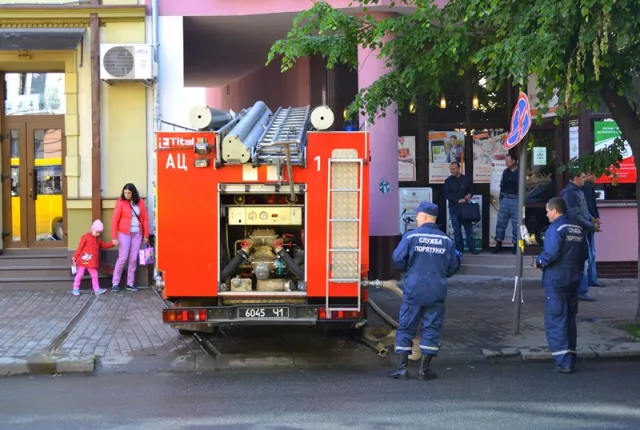 У Івано-Франківську на вул. Січових Стрільців горів будинок — фото 1