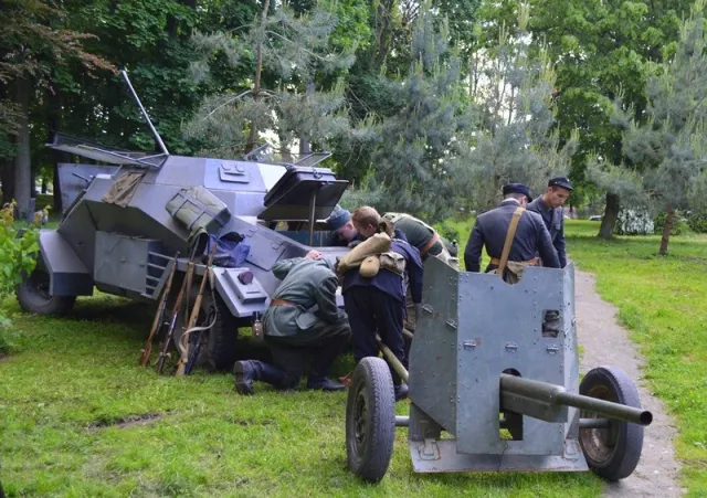 У міському парку провели реконструкція бою чоти УПА проти нацистів — фото 4