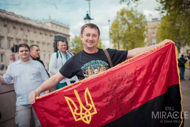 У Лондоні біля Темзи пройшов "Марш вишиванки" — фото 26