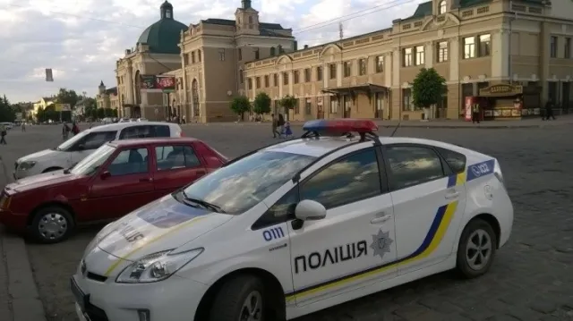 Неизвестные вновь угрожали взорвать железнодорожный вокзал. Очередное минирование оказалось "фейковым" — фото 2