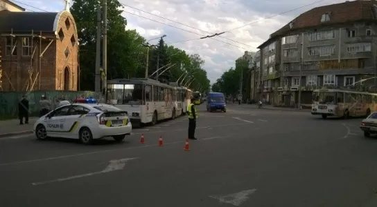 Неизвестные вновь угрожали взорвать железнодорожный вокзал. Очередное минирование оказалось "фейковым" — фото 1