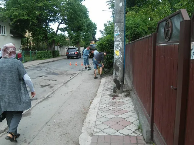 «Куча металла» - в Франковске автомобиль влетел в электроопору. К счастью водитель и пассажиры остались живы — фото 4