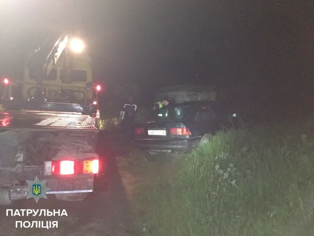 Пьяный водитель хотел скрыться от полиции, однако его машина не заводилось — фото 1