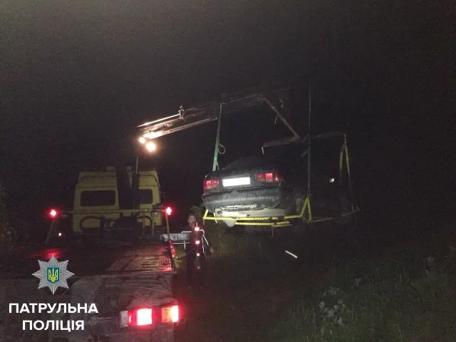 Пьяный водитель хотел скрыться от полиции, однако его машина не заводилось — фото 2