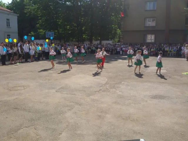 У франківських школах пролунав останній дзвоник — фото 7