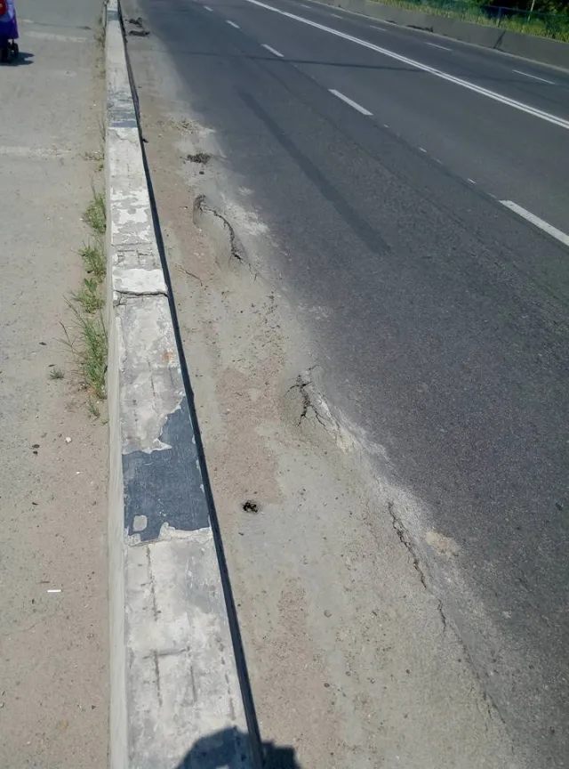 На пасічнянському мості руйнується асфальт. Там провели відновлювальні роботи — фото 3