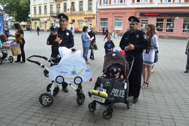 У Івано-Франківську вдесяте відбувся "Парад візочків" — фото 2