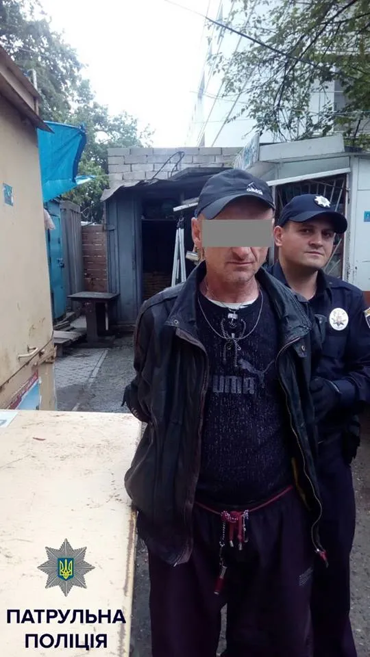 Женщина которая украла мясо, убегая от полиции забежала в церковь, чтобы покаяться — фото 3