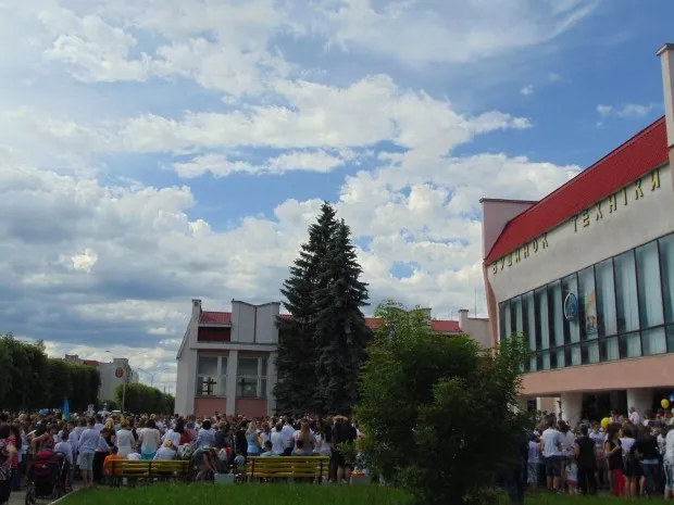 На Прикарпатті встановили рекорд з виконання духовного гімну України — фото 3