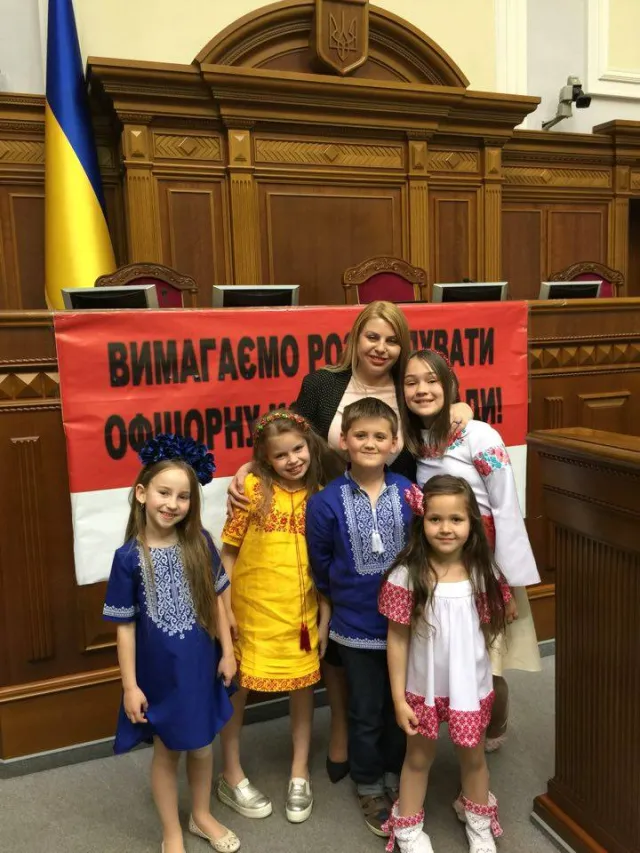 Прикарпатські діти заспівали у Верховній Раді про мир — фото 2