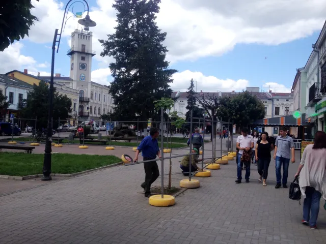 На Івано-Франківщині розпочали будівництво фонтану з світлодинамічною підсвіткою — фото 3