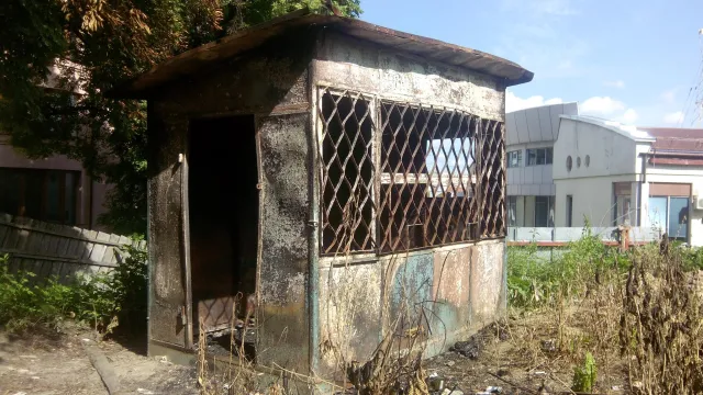Поблизу палацу Потоцьких, у самому центрі Франківська, утворилося сміттєзвалище — фото 5
