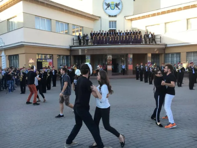 Як у Франківську Президентський оркестр відкрив «Гогольfest» — фото 2