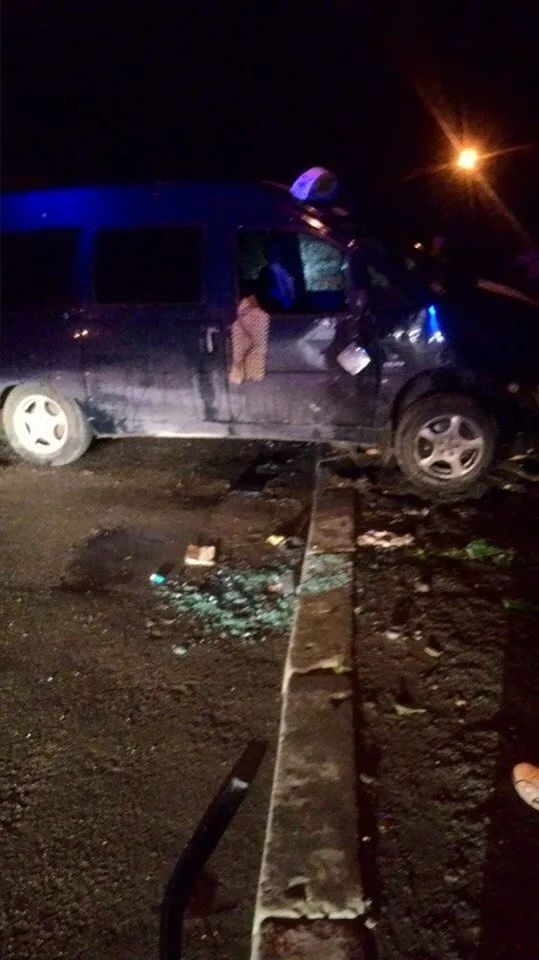 ДТП в Франковске: на Коновальца авто ударилась в дерево и повредило бензобак — фото 1