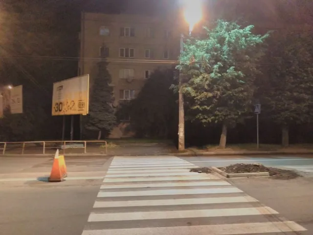На Галицькій облаштовують острівець безпеки — фото 3