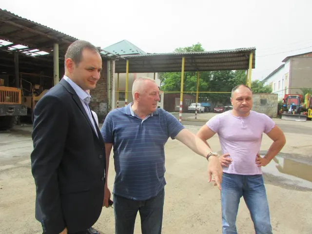 На вулицях Івано-Франківська працюватиме сучасний пилосос та піскорозкидач — фото 4