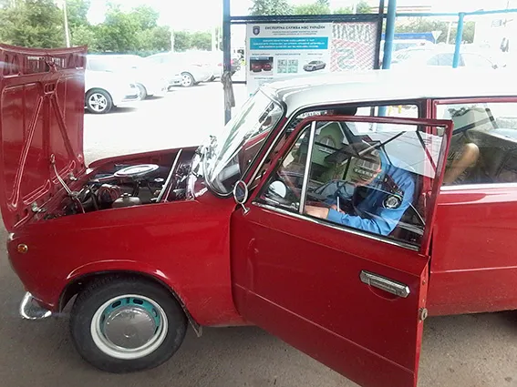 На Прикарпатье обнаружили два автомобиля с поддельными номерами кузова — фото 3