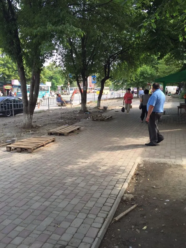 На Мазепи розігнали стихійних торгівців — фото 3