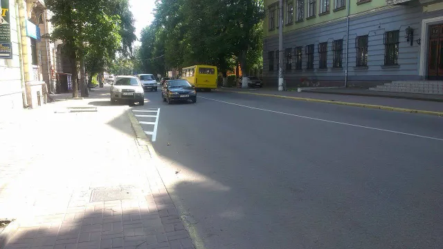 У Івано-Франківську на вул. Богдана Лепкого нова розмітка — фото 1