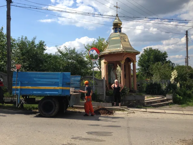 На Івано-Франківщині встановили сферичне дзеркало для безпечного пересування автомобілів — фото 1