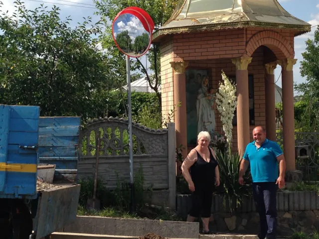На Івано-Франківщині встановили сферичне дзеркало для безпечного пересування автомобілів — фото 2