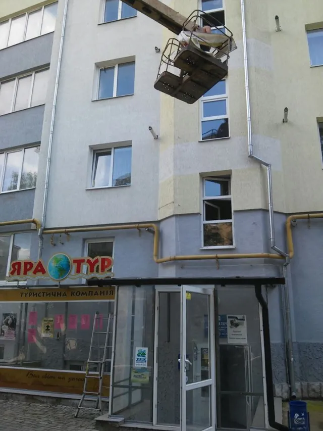 Інспекція з благоустрою знову демонтувала в місті незаконну рекламу — фото 3
