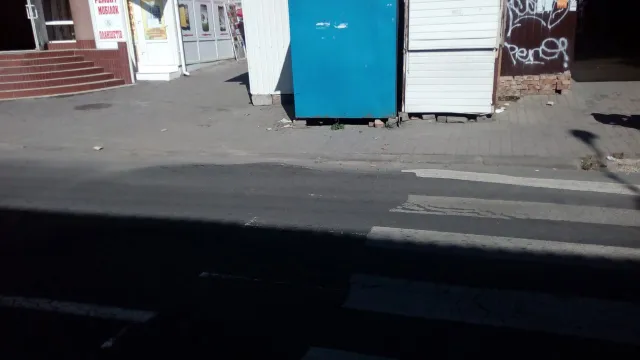 На улице Новгородской «поплыл» некачественный асфальт — фото 1
