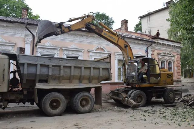У Івано-Франківську розпочали капітальний ремонт вулиці Гнатюка — фото 1