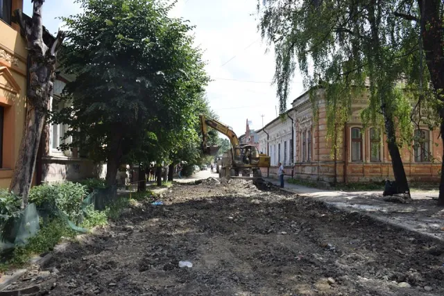У Івано-Франківську розпочали капітальний ремонт вулиці Гнатюка — фото 3