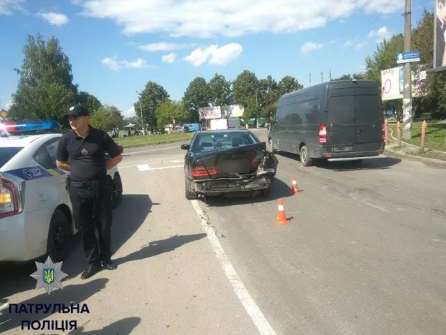 В Франковске пьяный водитель продолжил празднование Дня рождения и попал в аварию — фото 1