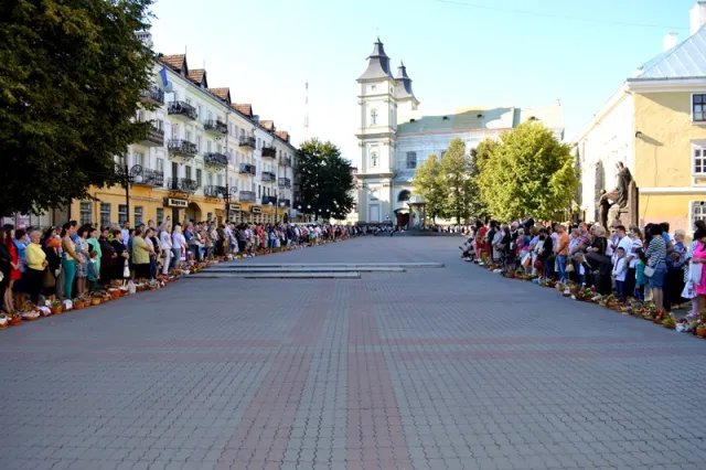 В Івано-Франківську відзначають Яблучний спас — фото 1