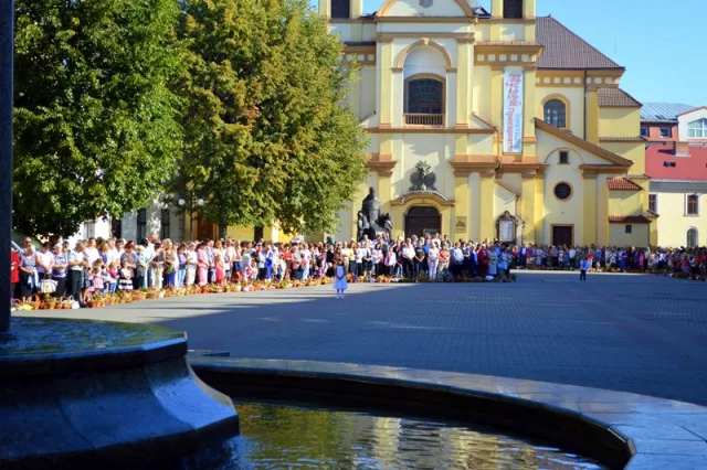 В Івано-Франківську відзначають Яблучний спас — фото 12