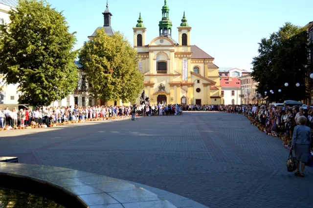 В Івано-Франківську відзначають Яблучний спас — фото 8